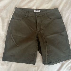 Flylow  army green  9” inseam shorts